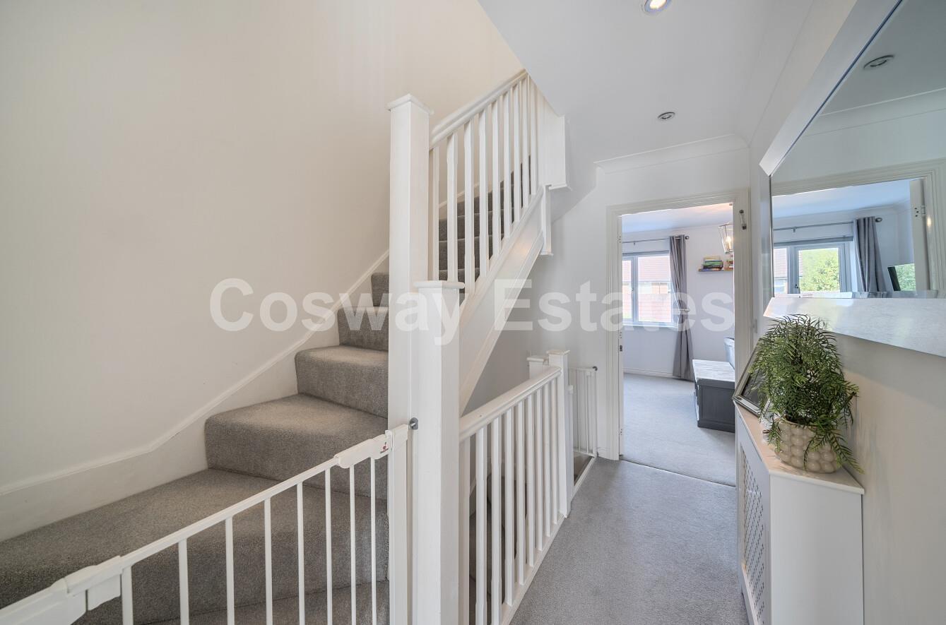 Bampton Drive, Mill Hill, NW7, London